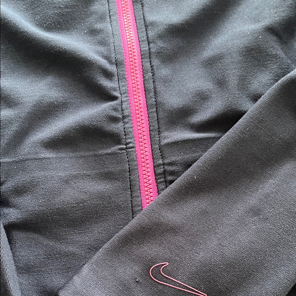 Nike Dri-Fit top - Picture 5 of 11